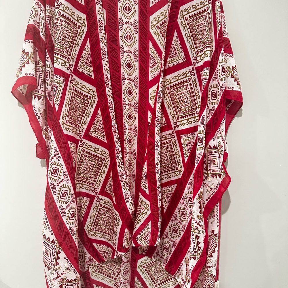 Elegant Red and White Patterned Women's Tunic